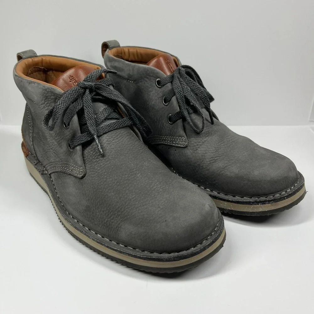Rockport Prestige Point Chukka Boots Men's 9 Charcoal Vibram Sole Casual Preppy‎